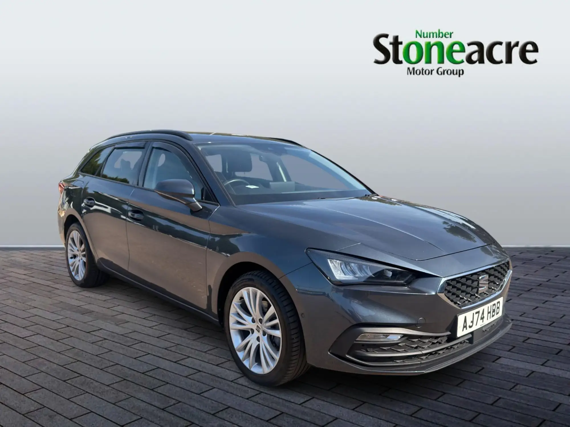 SEAT Leon 1.5 TSI SE Dynamic Euro 6 (s/s) 5dr AJ74HBB Image 1