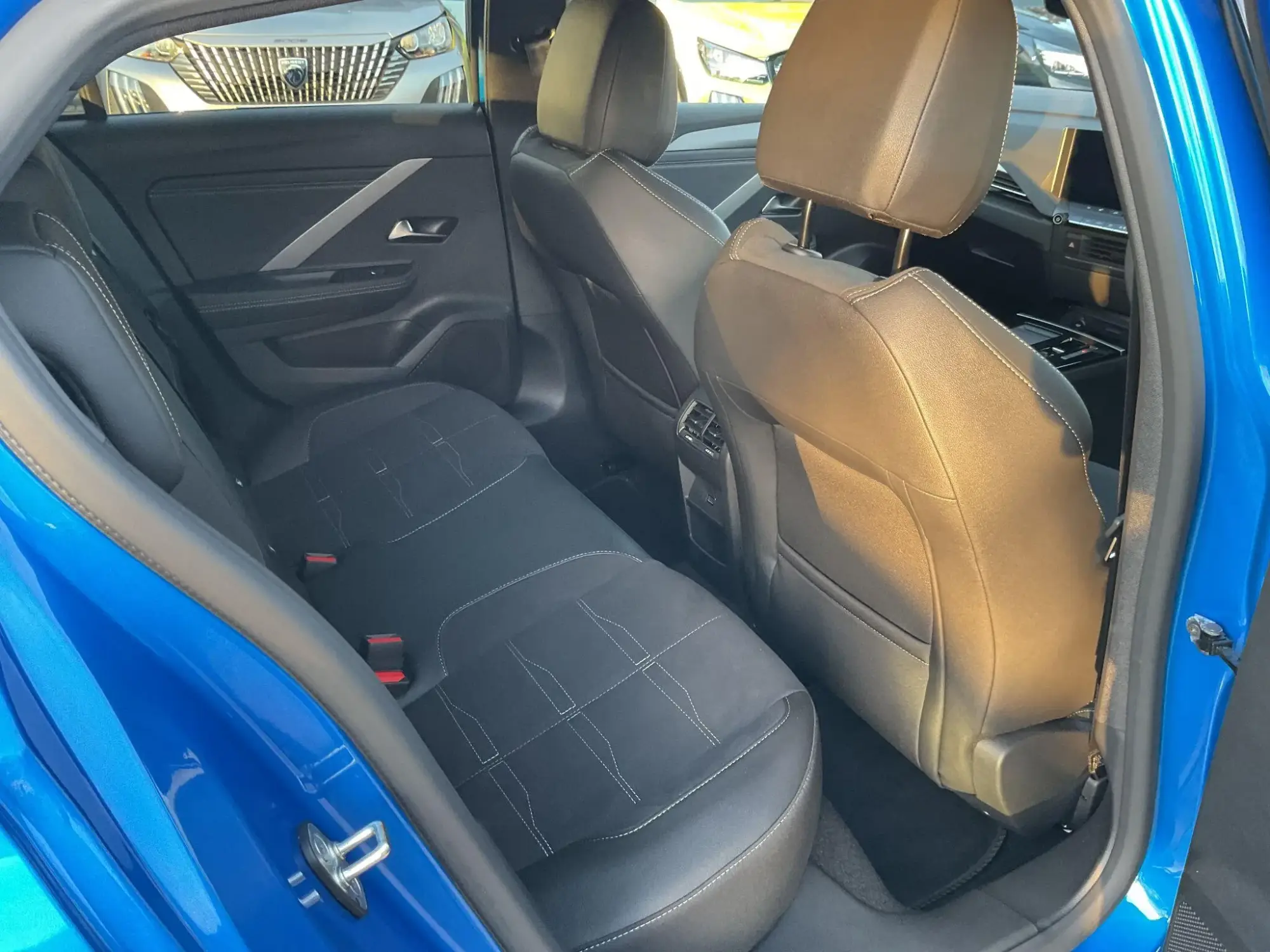Vauxhall Astra Electric Image 11
