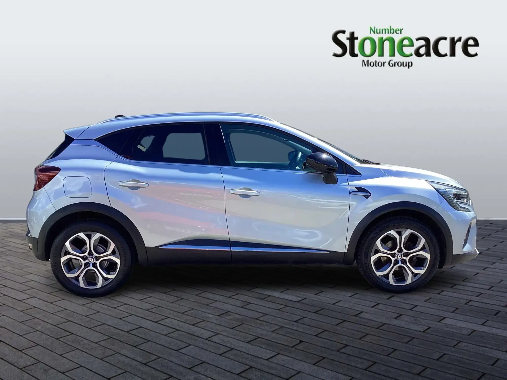 Renault Captur Techno TCe 90 MY22 HT24CRU Image 2