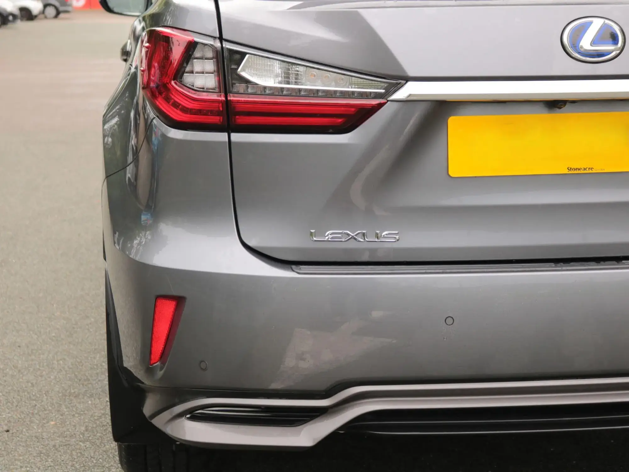 Lexus RX Image 10