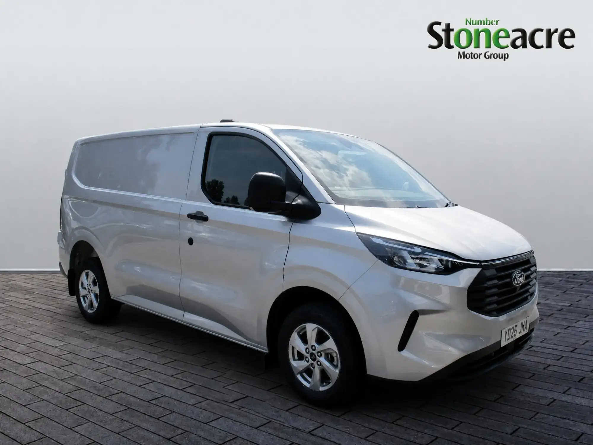 Ford Transit Custom 2.0 300 EcoBlue Trend L1 H1 Euro 6 (s/s) 5dr YD26JNA Image 1