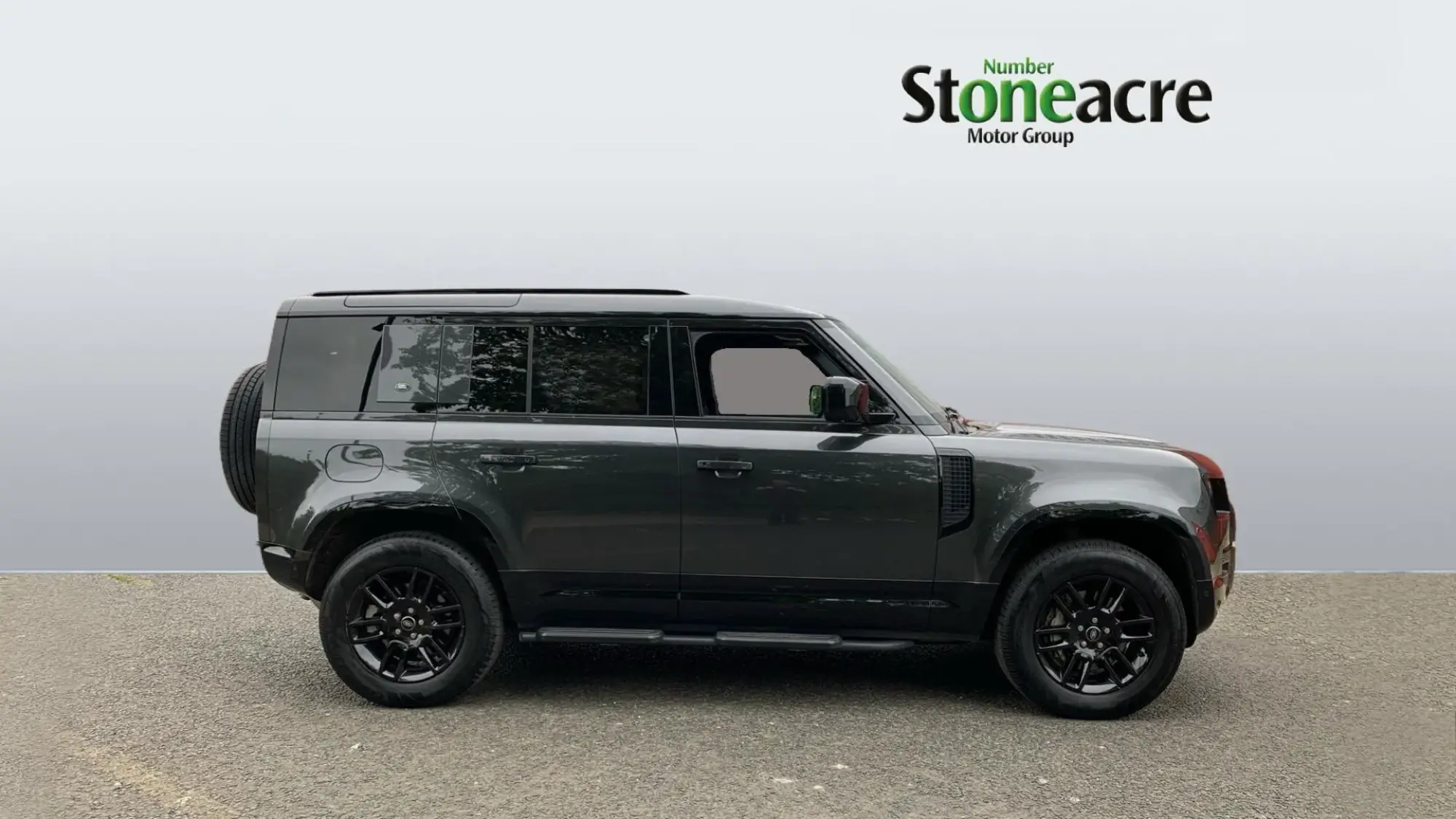 Land Rover Defender 110 2.0 P400e 15.4kWh X-Dynamic S Auto 4WD Euro 6 (s/s) 5dr NG73VUE Image 3