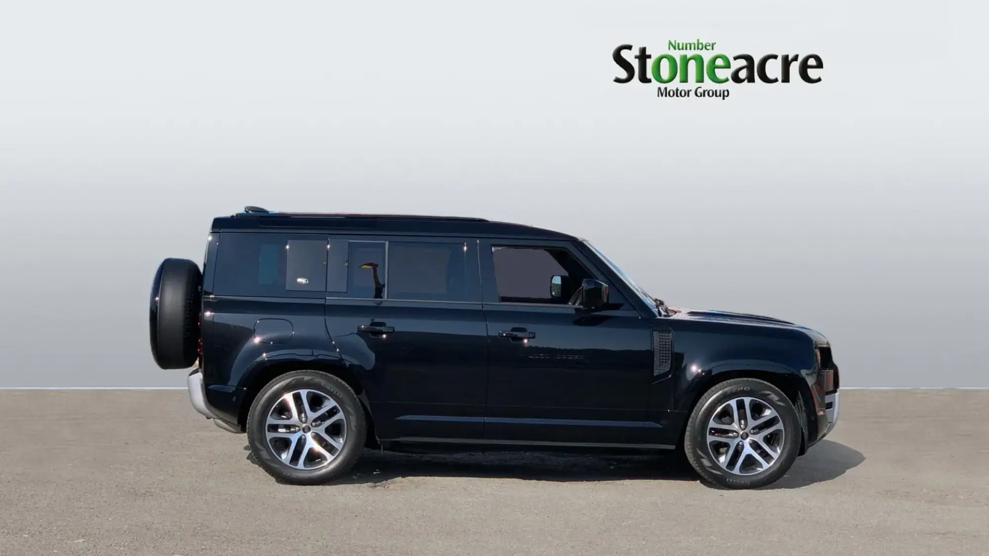 Land Rover Defender 110 Image 3
