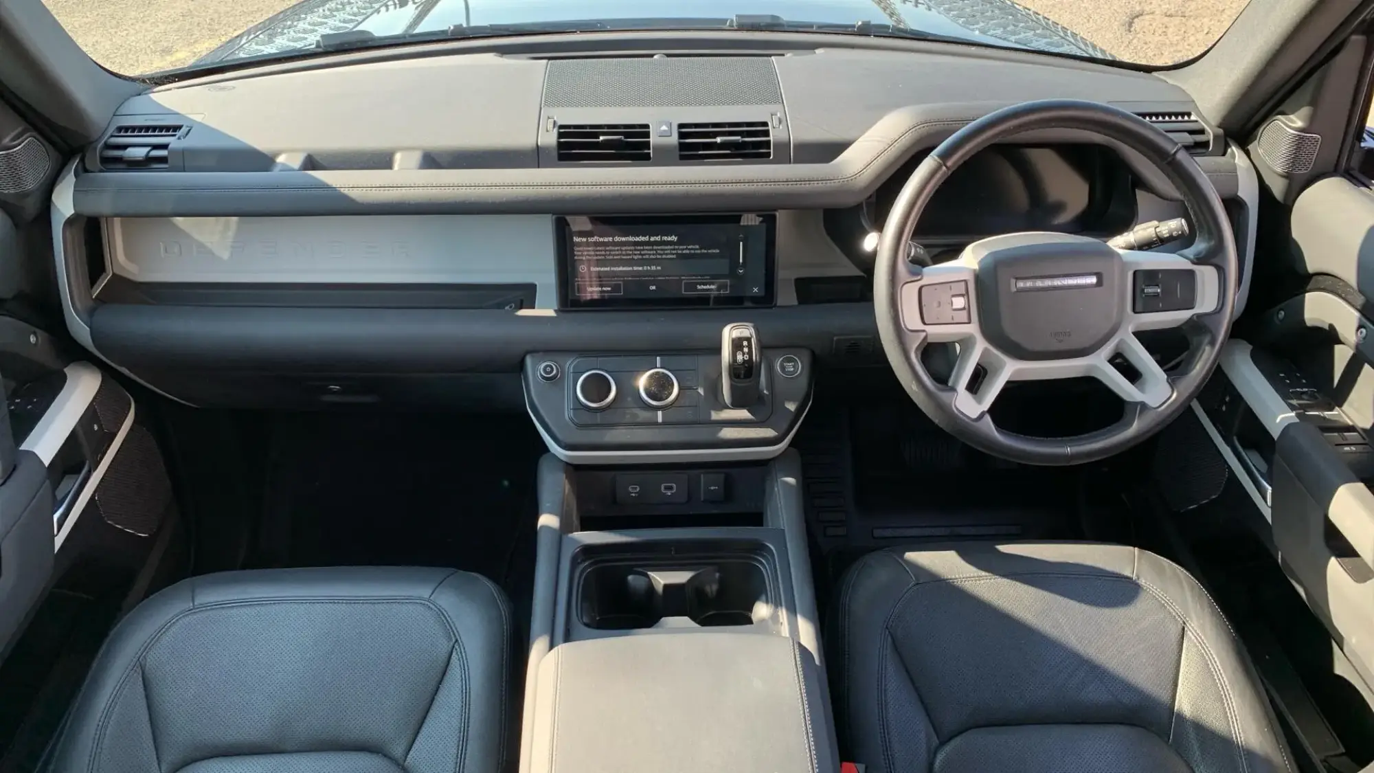Land Rover Defender 110 Image 5