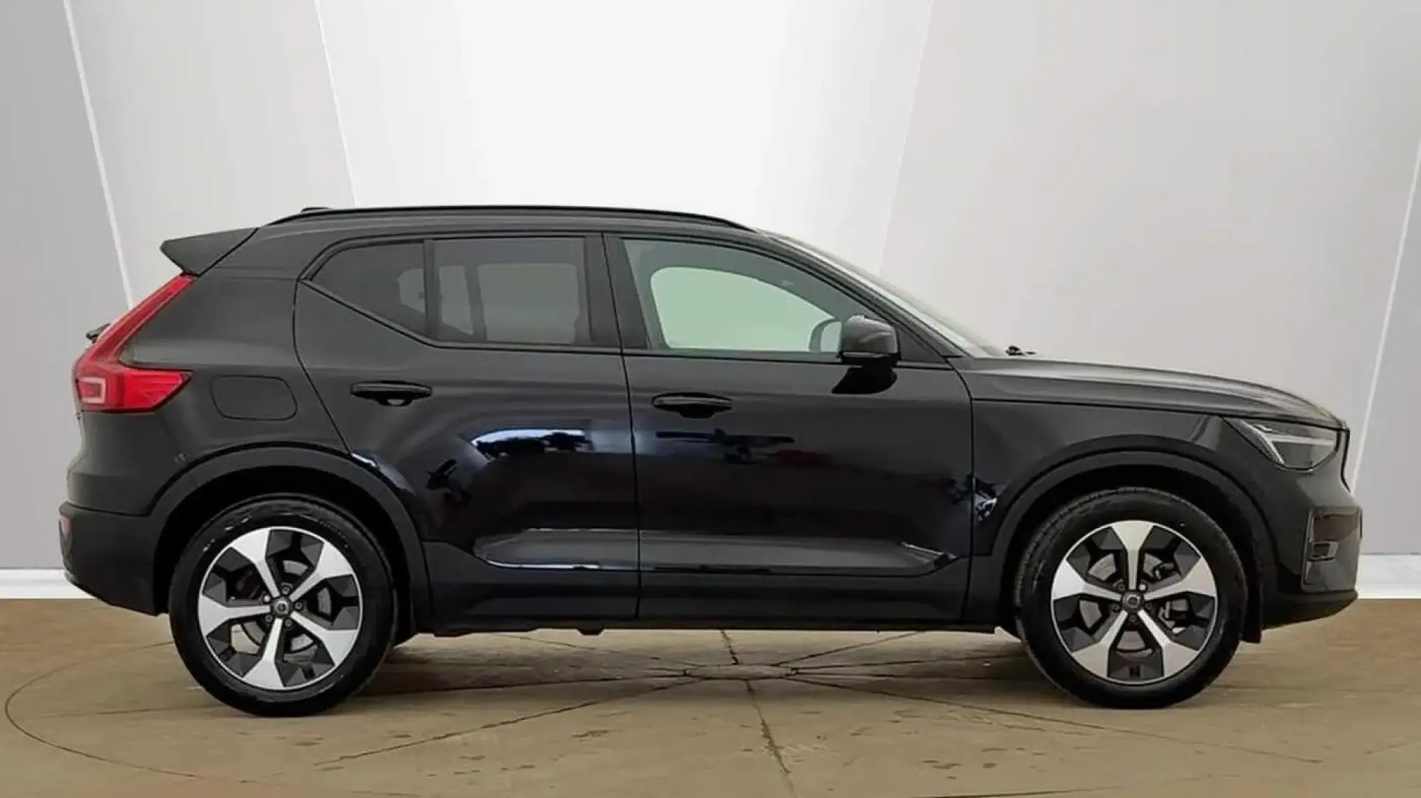 Volvo XC40 Image 2