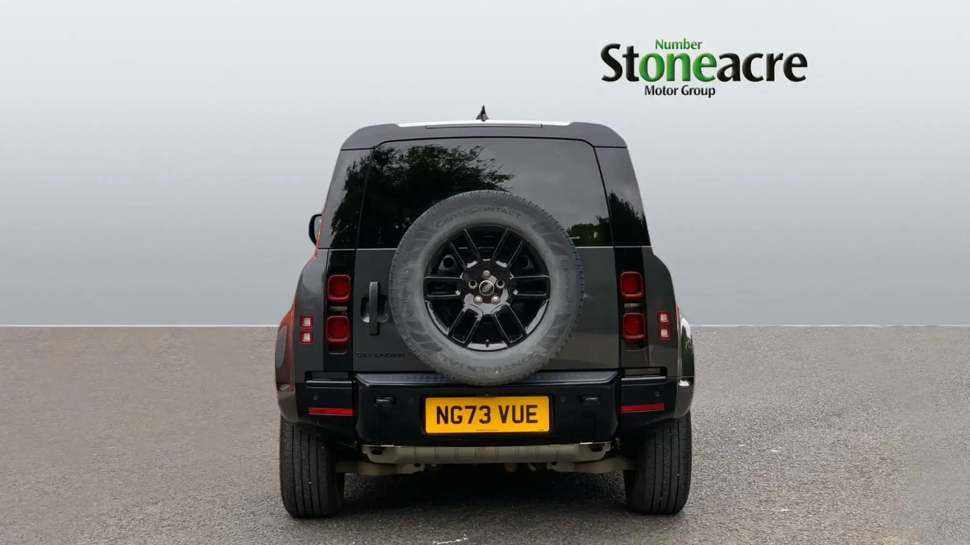 Land Rover Defender 110 Image 7