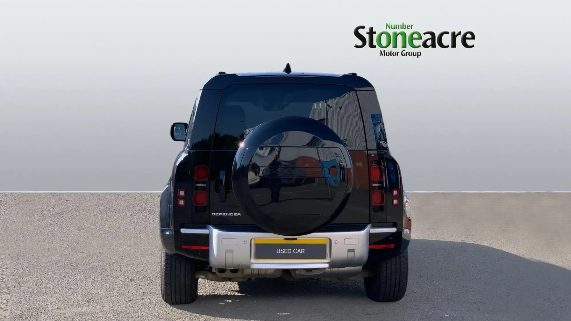 Land Rover Defender 110 Image 7