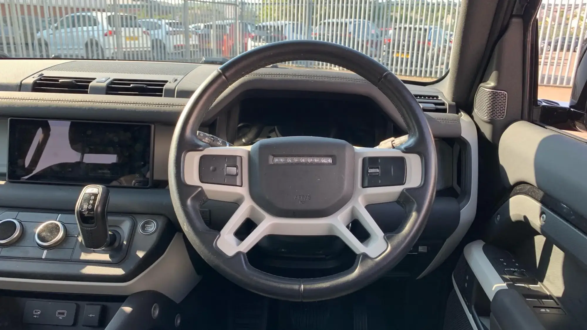 Land Rover Defender 110 Image 10