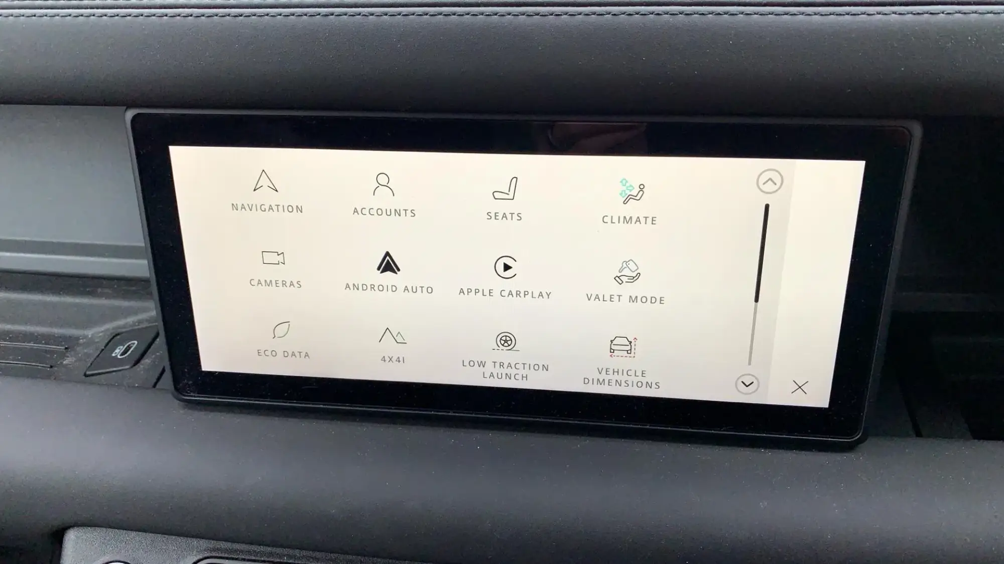 Land Rover Defender 110 Image 12