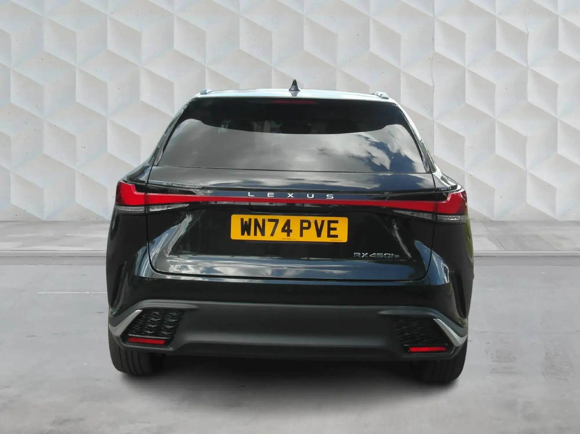Lexus RX Plug-In Hybrid Image 7 Lexus RX Plug-In Hybrid Image 7