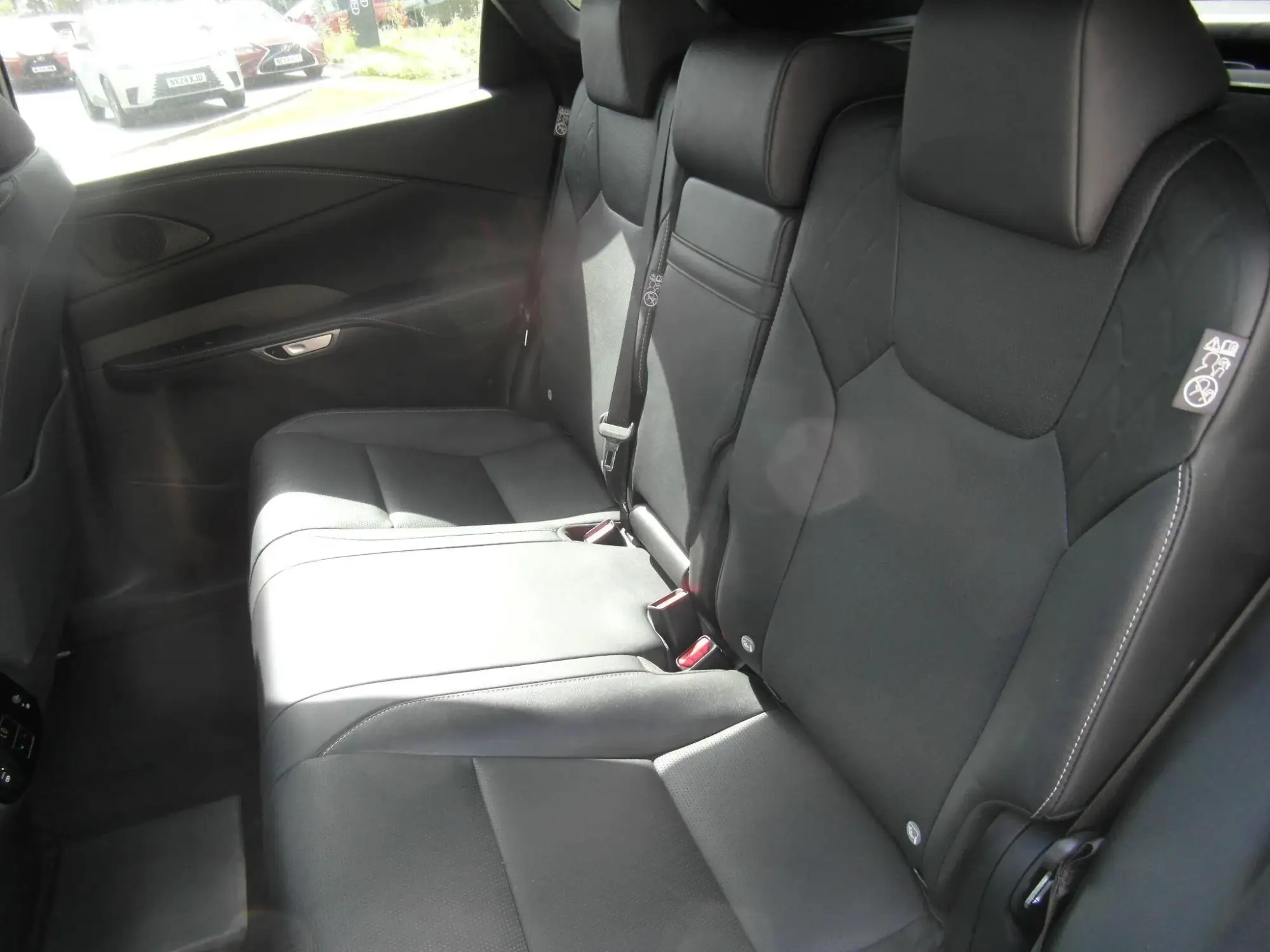 Lexus RX Plug-In Hybrid Image 10 Lexus RX Plug-In Hybrid Image 10