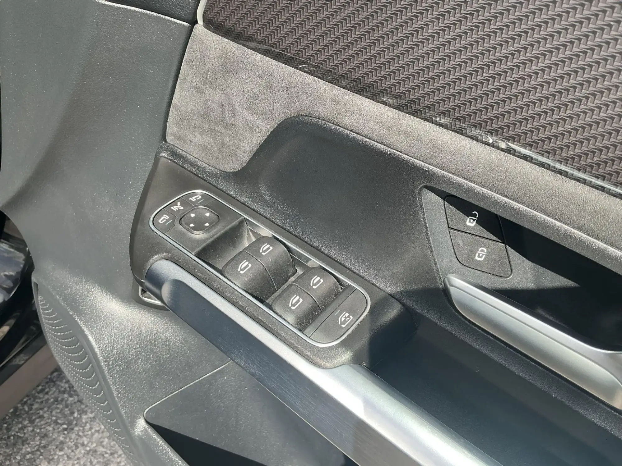 Mercedes-Benz GLB Image 32 Mercedes-Benz GLB Image 32
