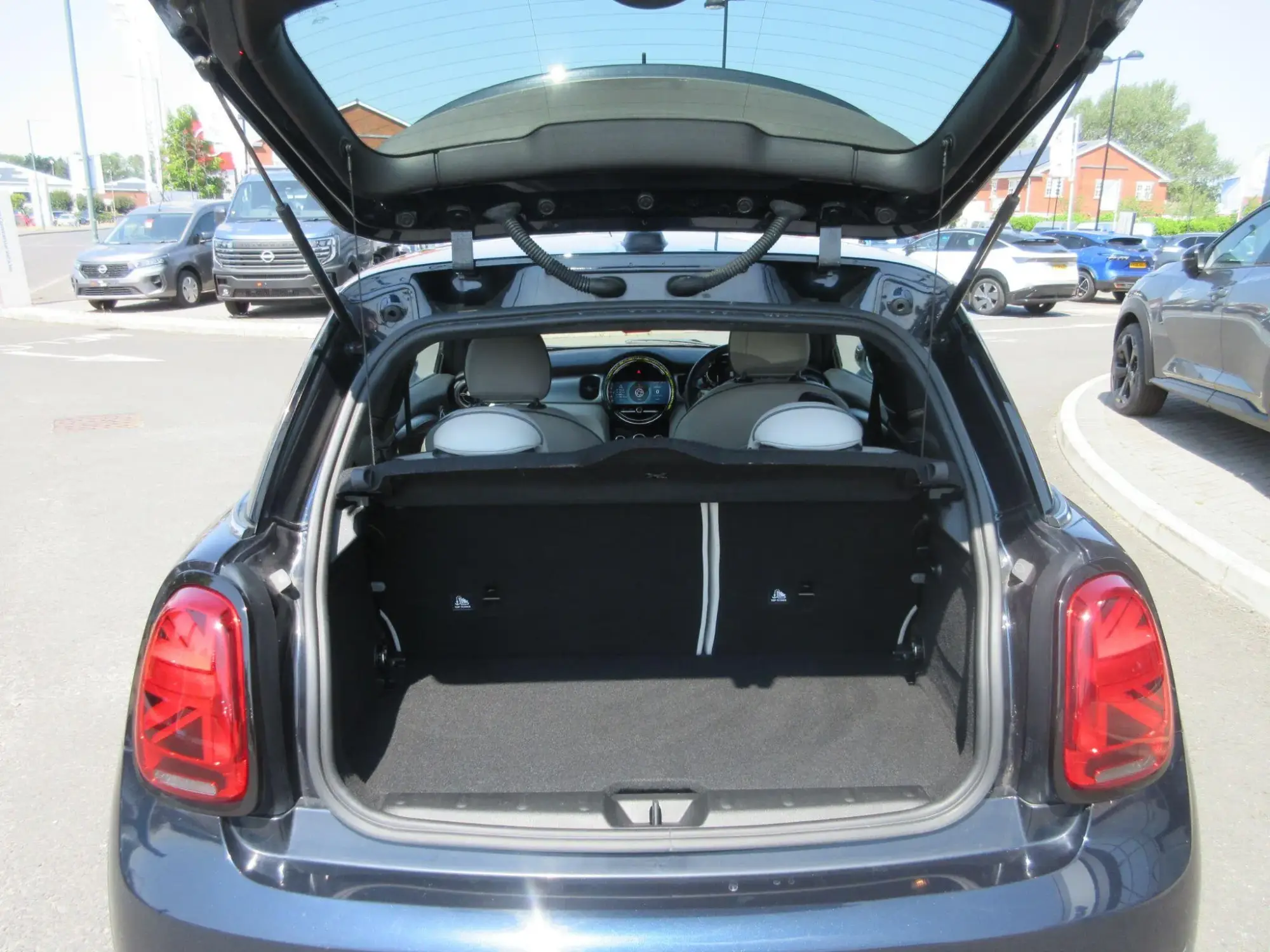 MINI Hatch Image 23 MINI Hatch Image 23