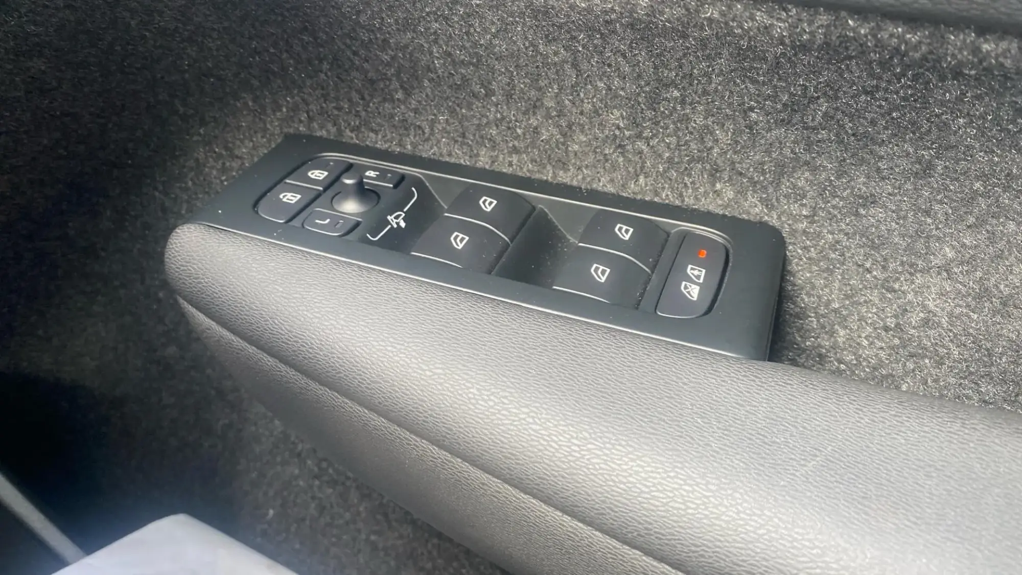 Volvo XC40 Image 23