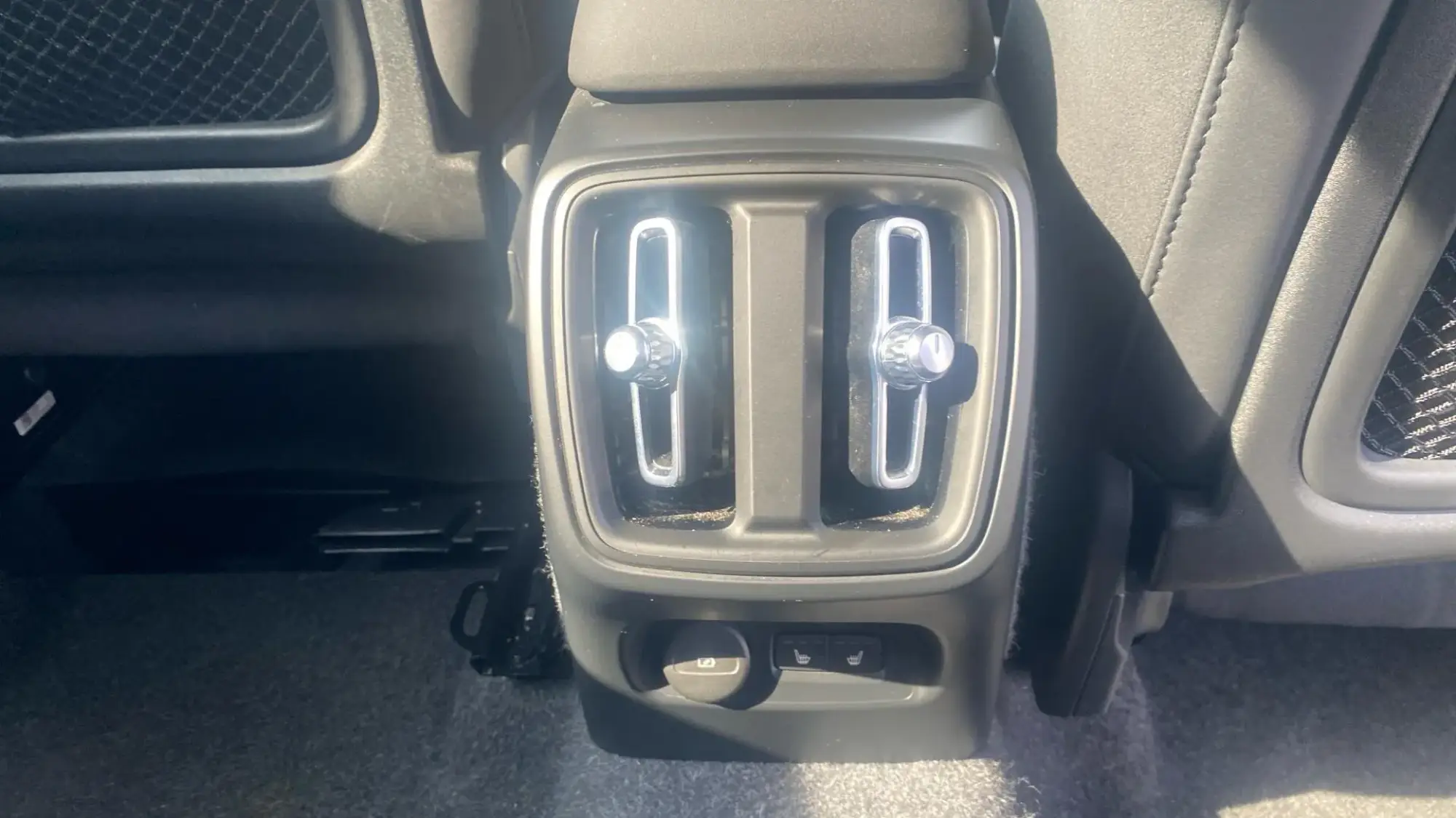 Volvo XC40 Image 32