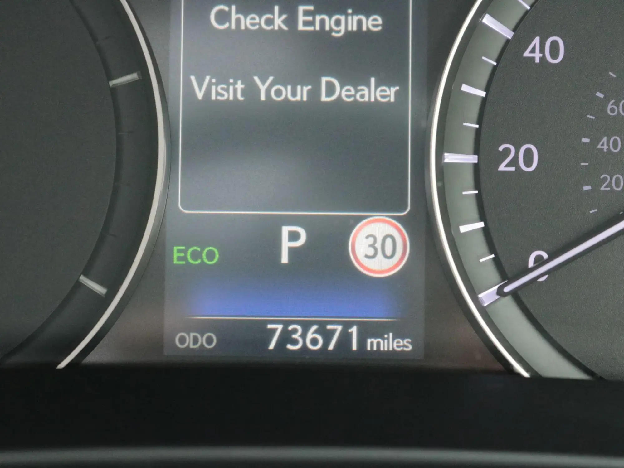 Lexus RX Image 20