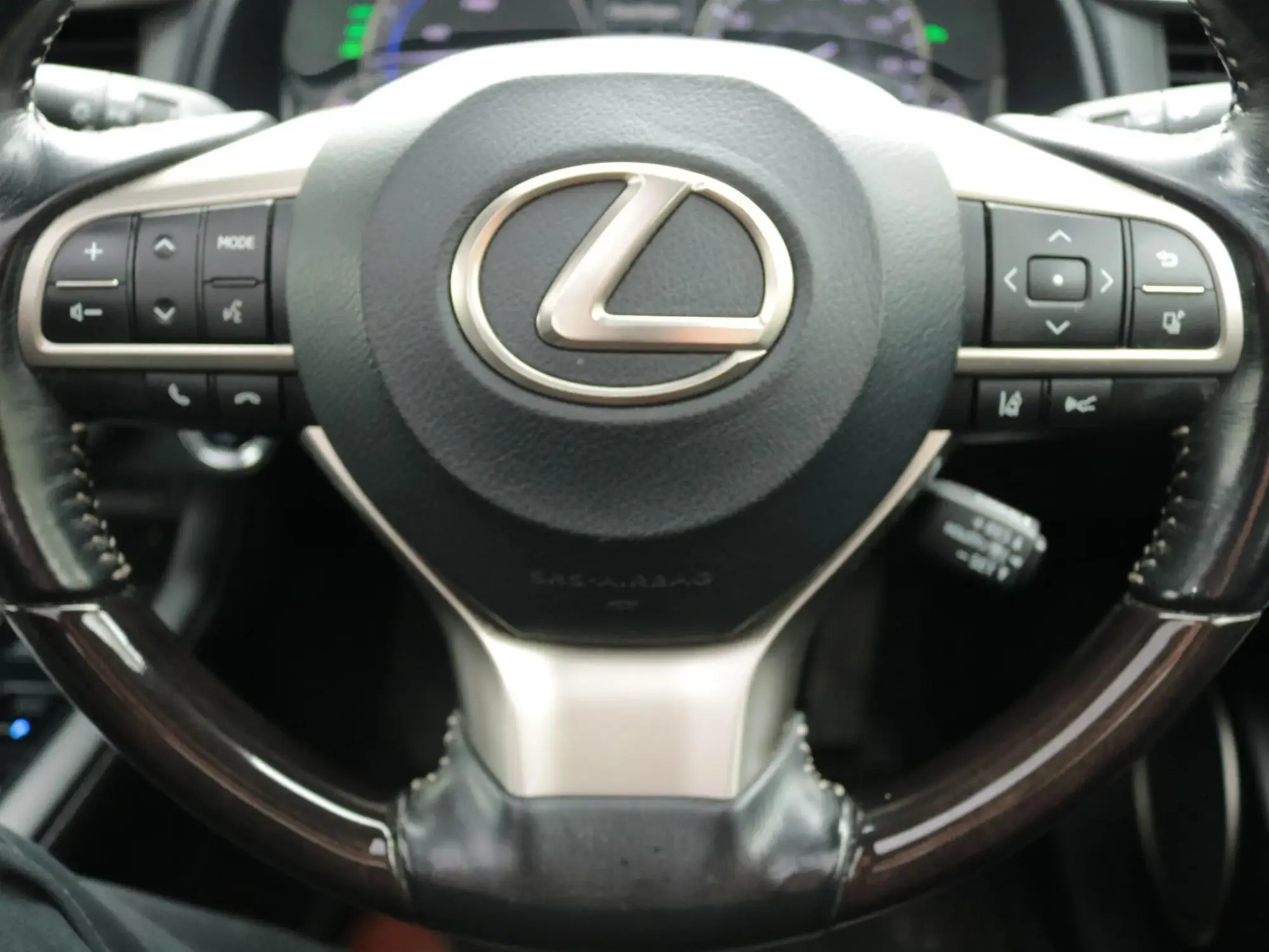 Lexus RX Image 21