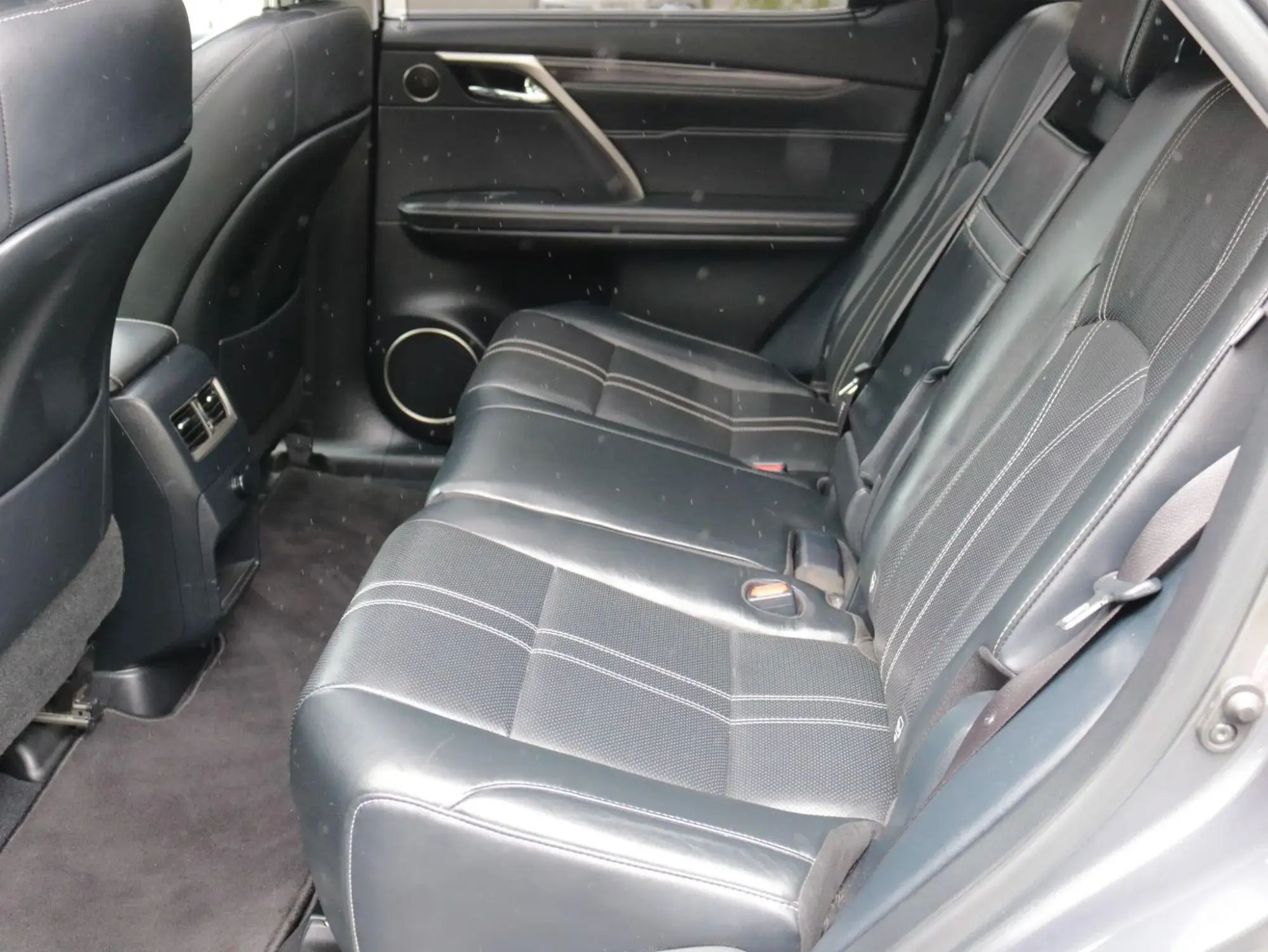Lexus RX Image 30