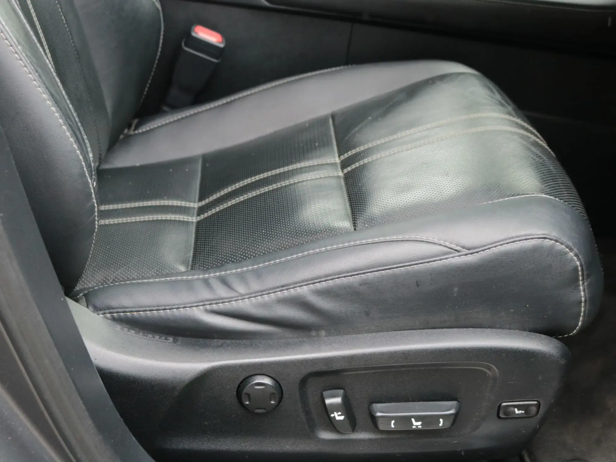 Lexus RX Image 34