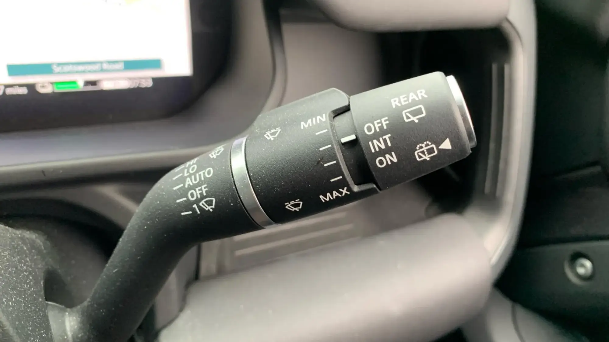 Land Rover Defender 110 Image 23