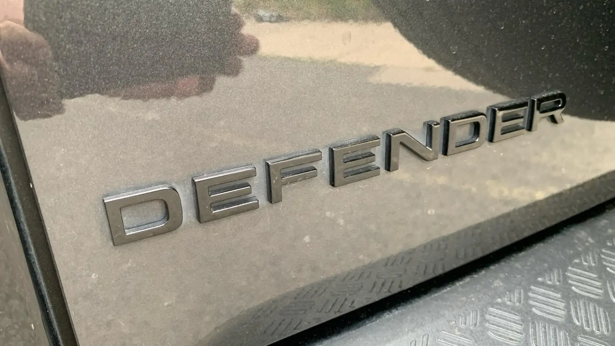 Land Rover Defender 110 Image 38