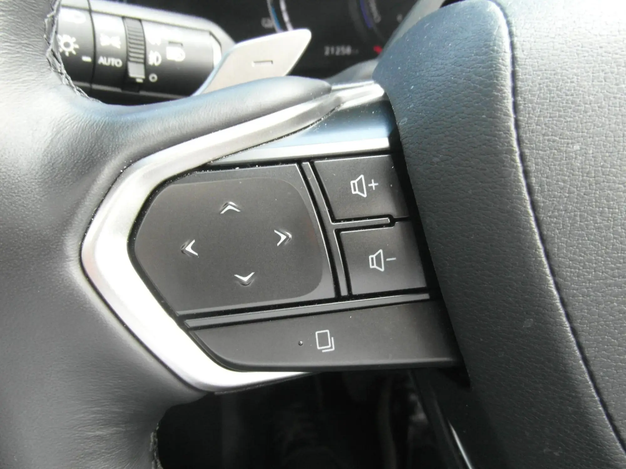 Lexus RX Plug-In Hybrid Image 16 Lexus RX Plug-In Hybrid Image 16