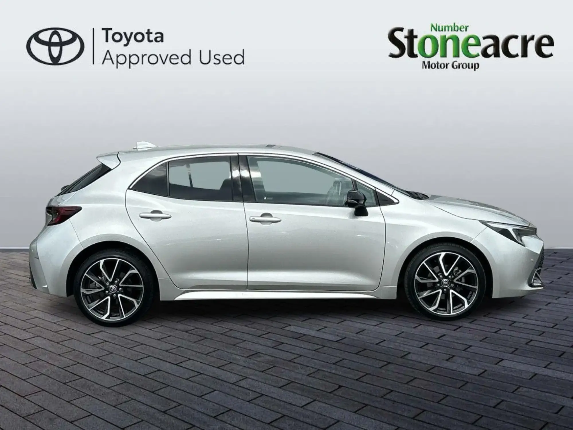 Toyota Corolla Hatchback Image 2 Toyota Corolla Hatchback Image 2