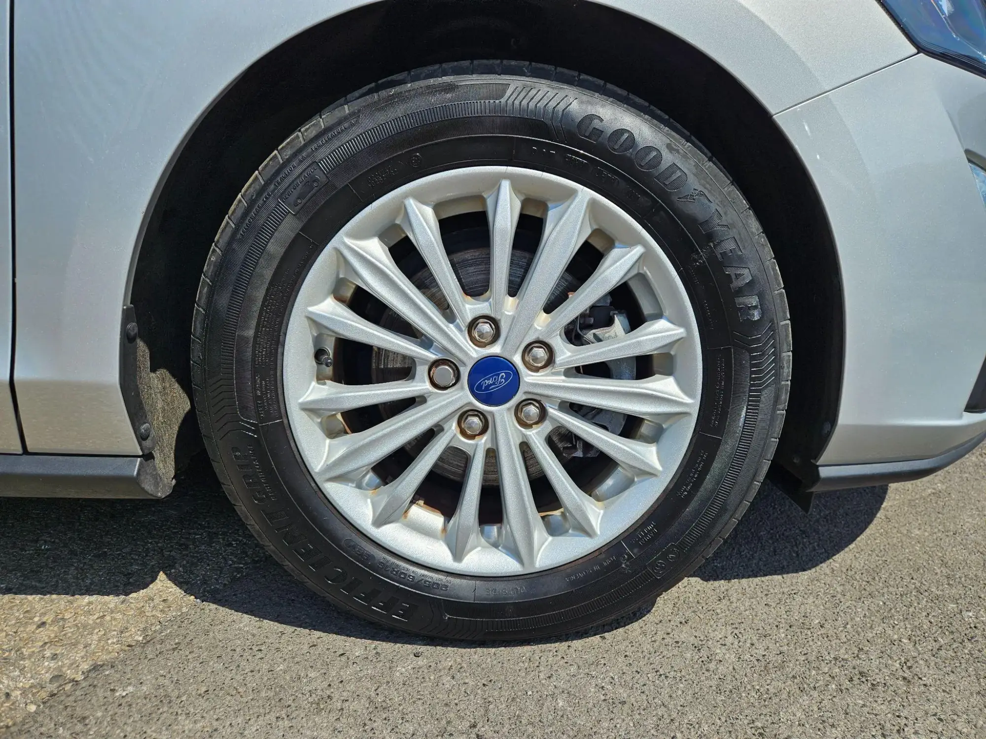 Ford Focus Image 9