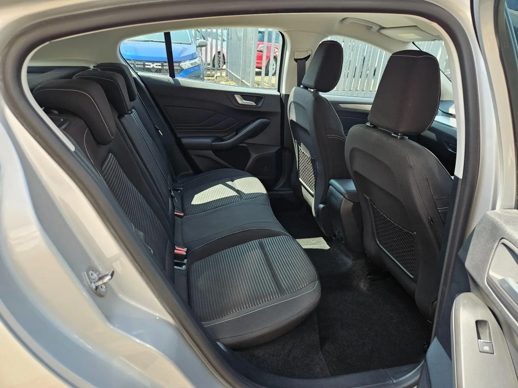 Ford Focus Image 16