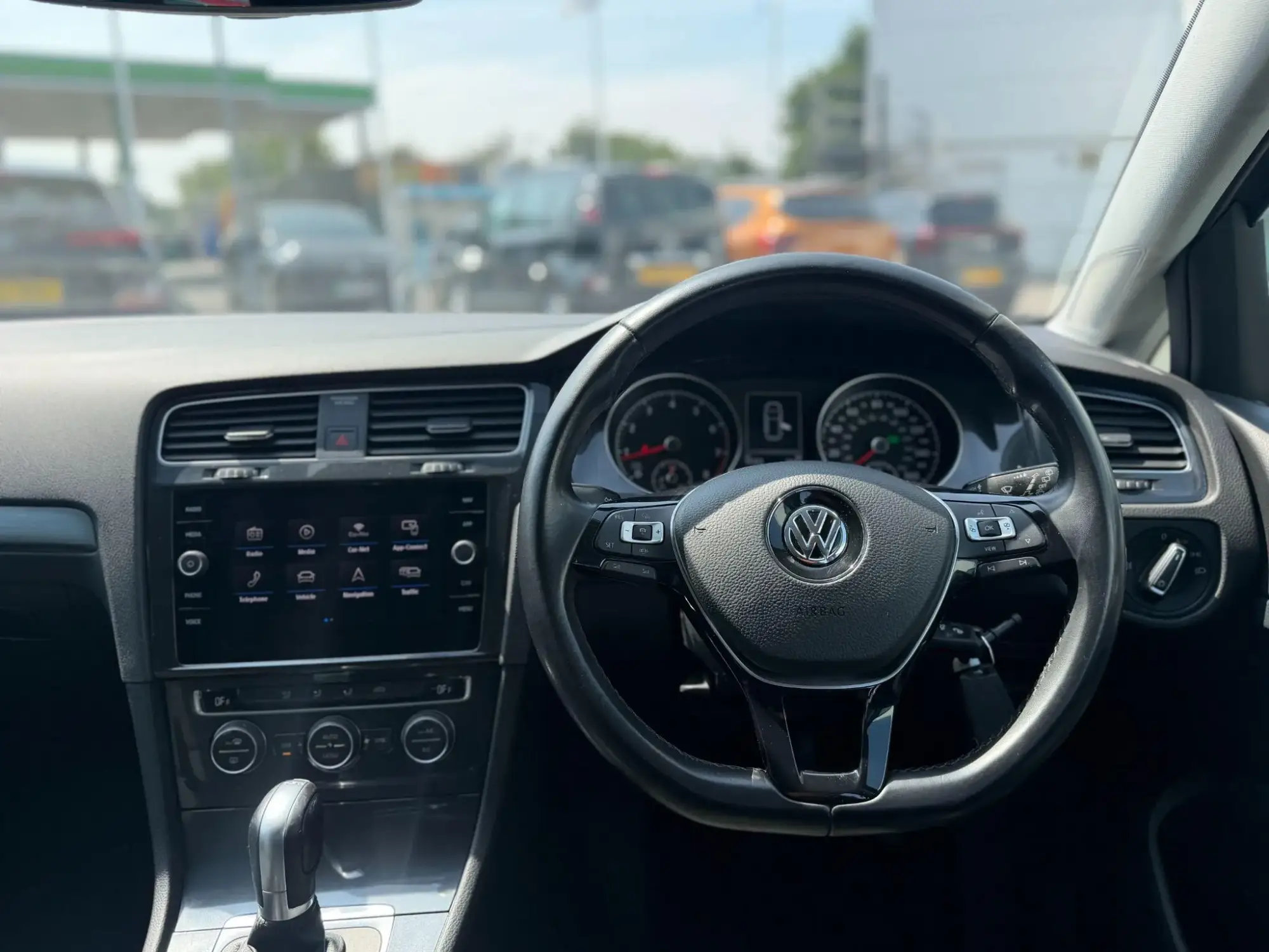 Volkswagen Golf Image 11