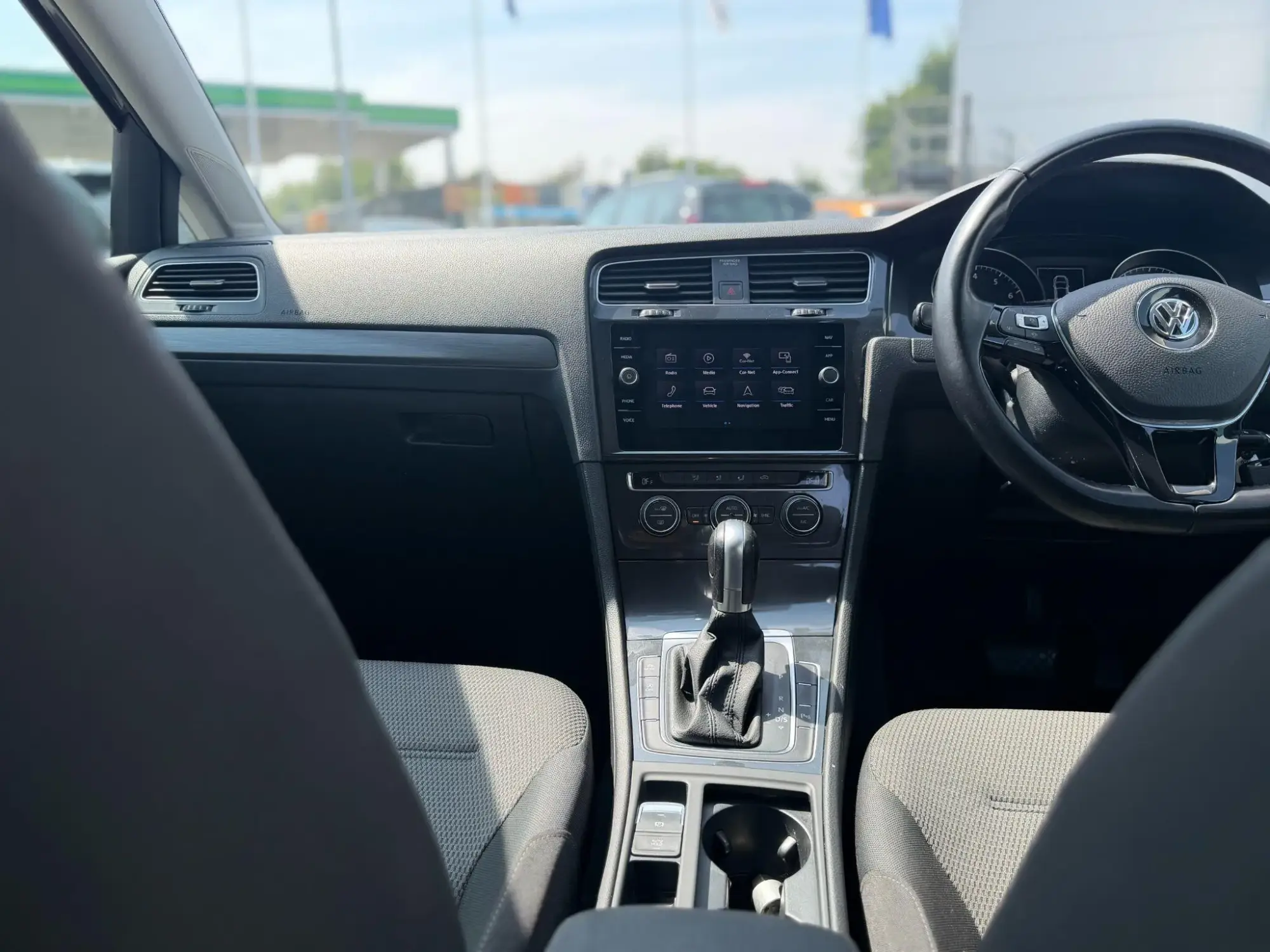 Volkswagen Golf Image 13