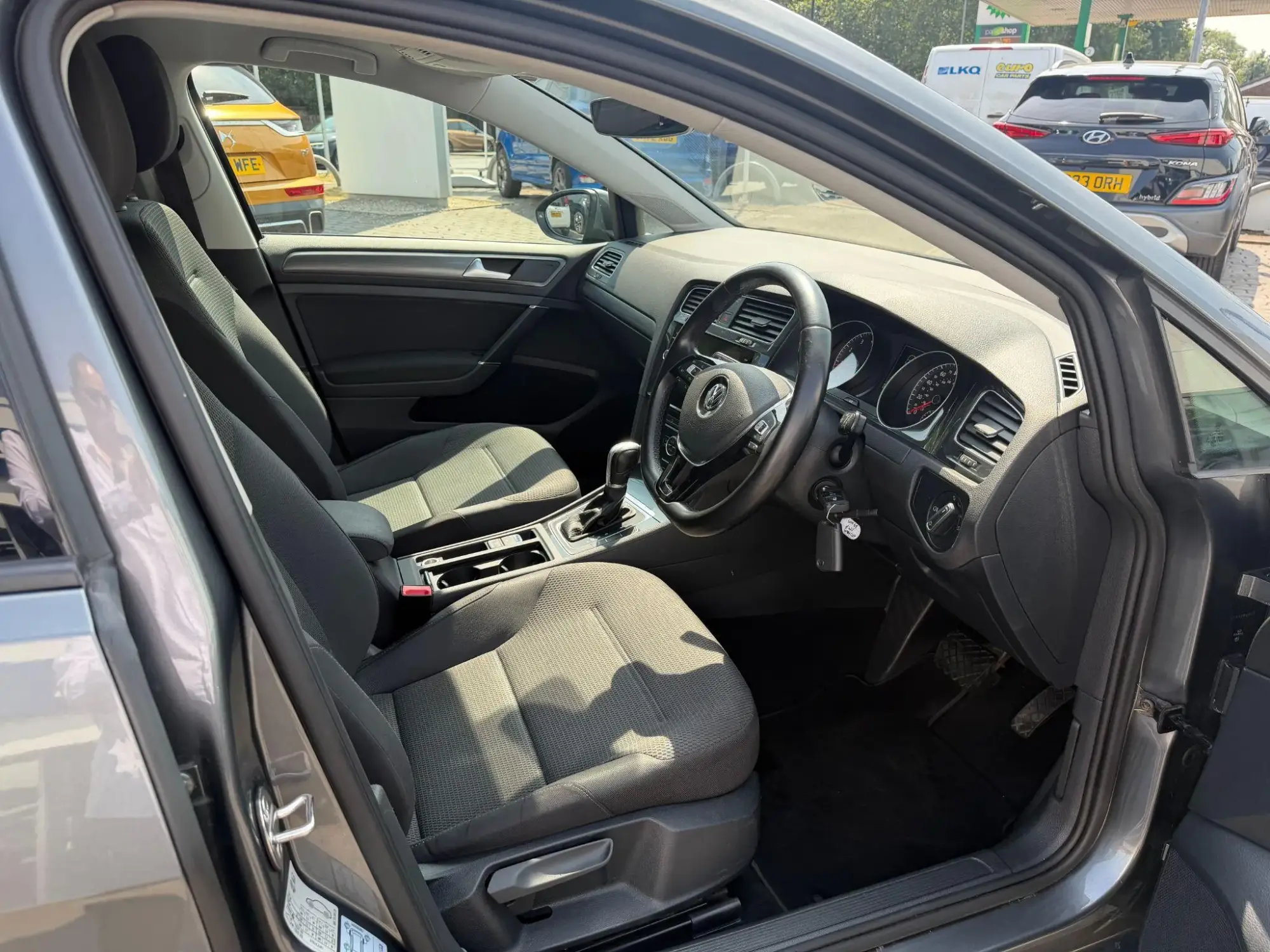 Volkswagen Golf Image 14