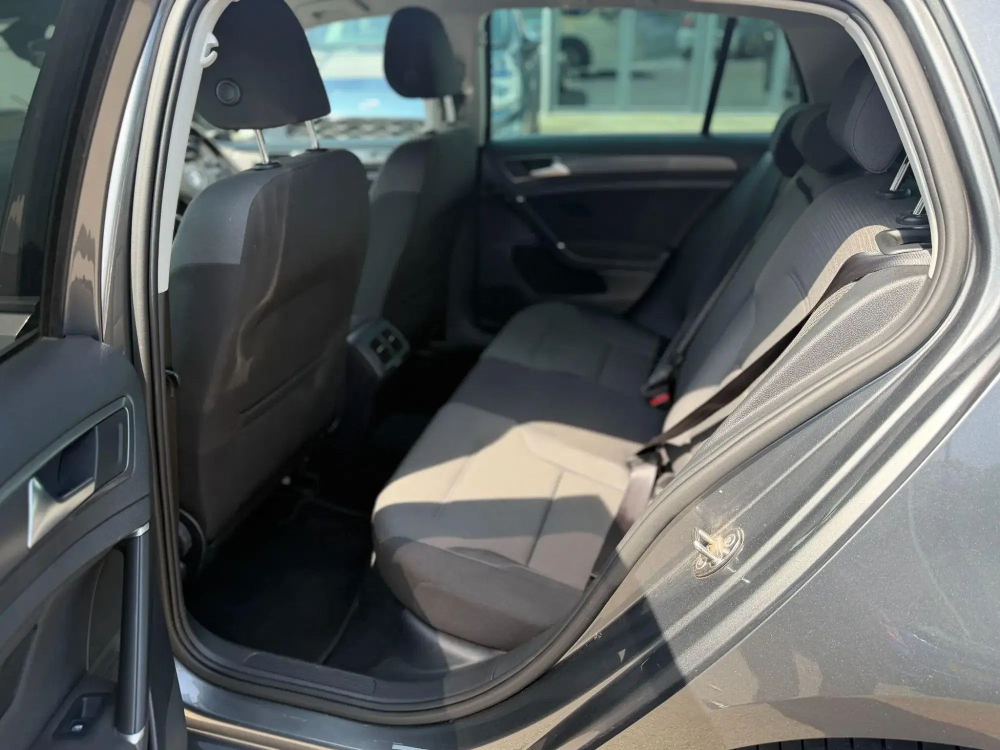 Volkswagen Golf Image 16