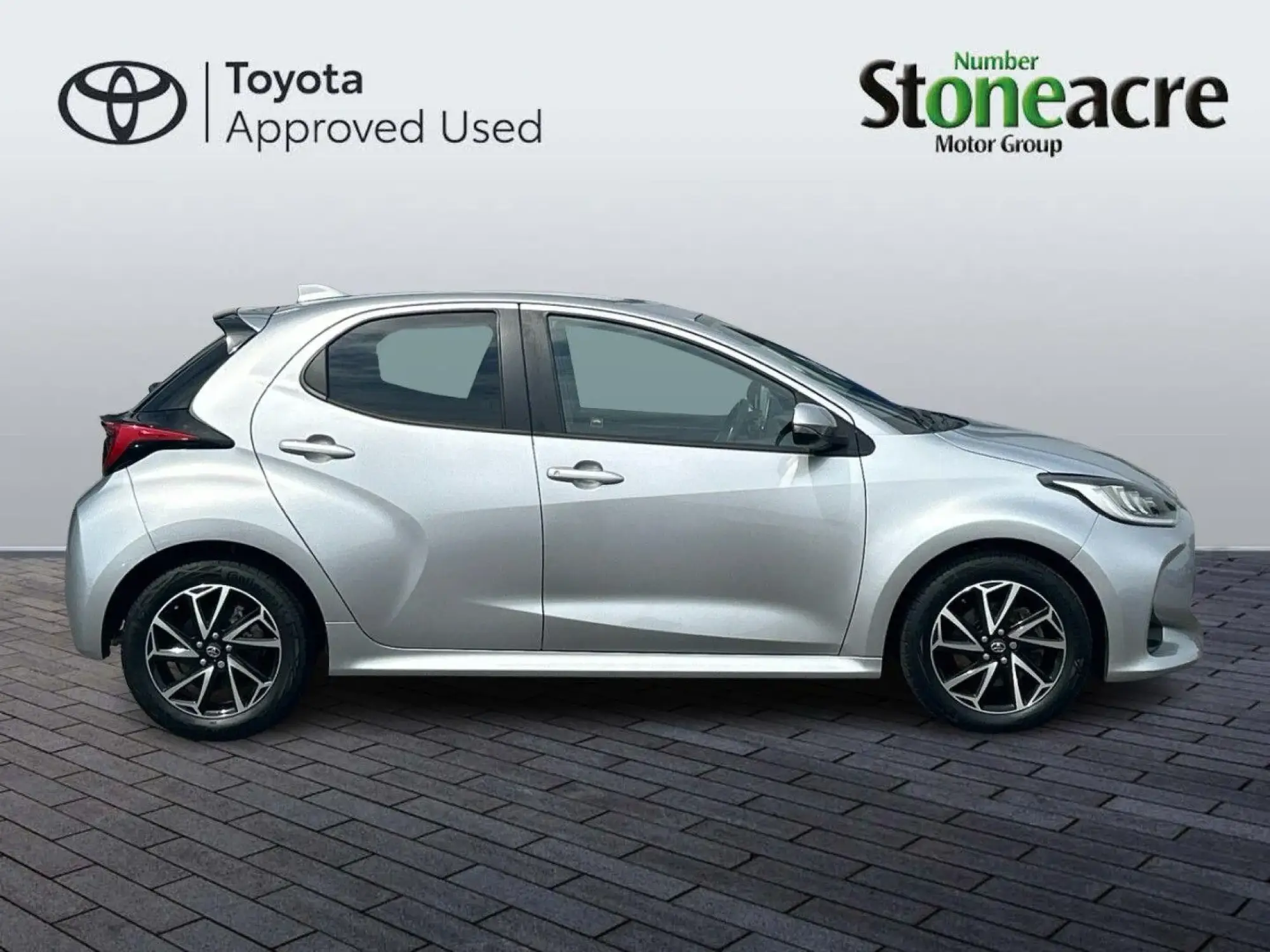 Toyota Yaris Image 2
