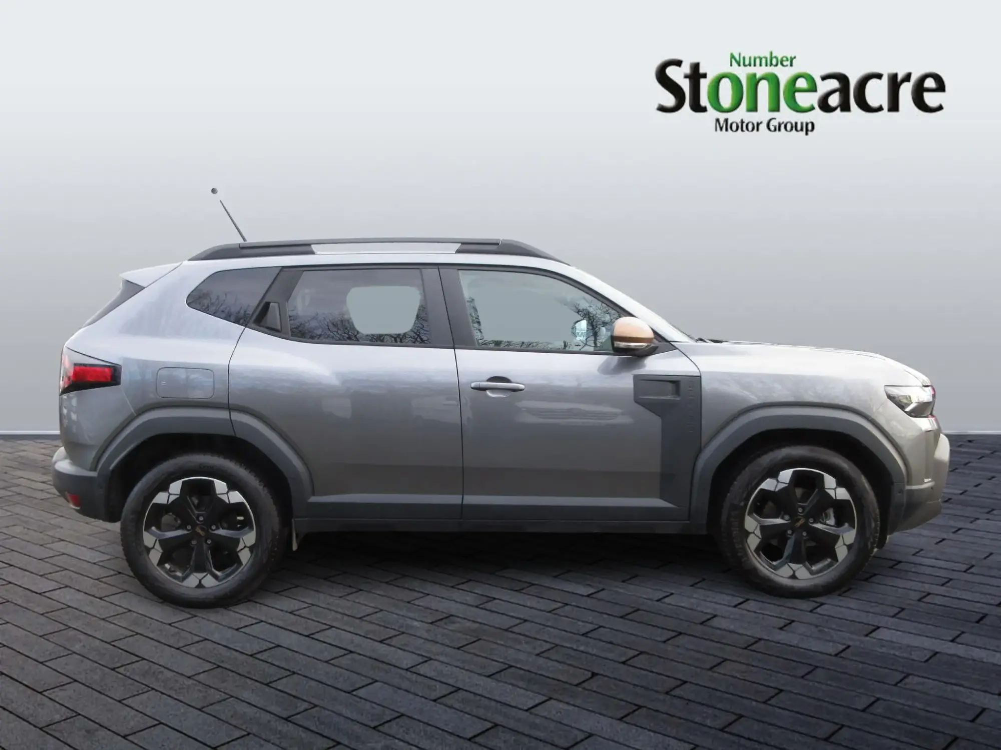 Dacia Duster Hybrid Image 2