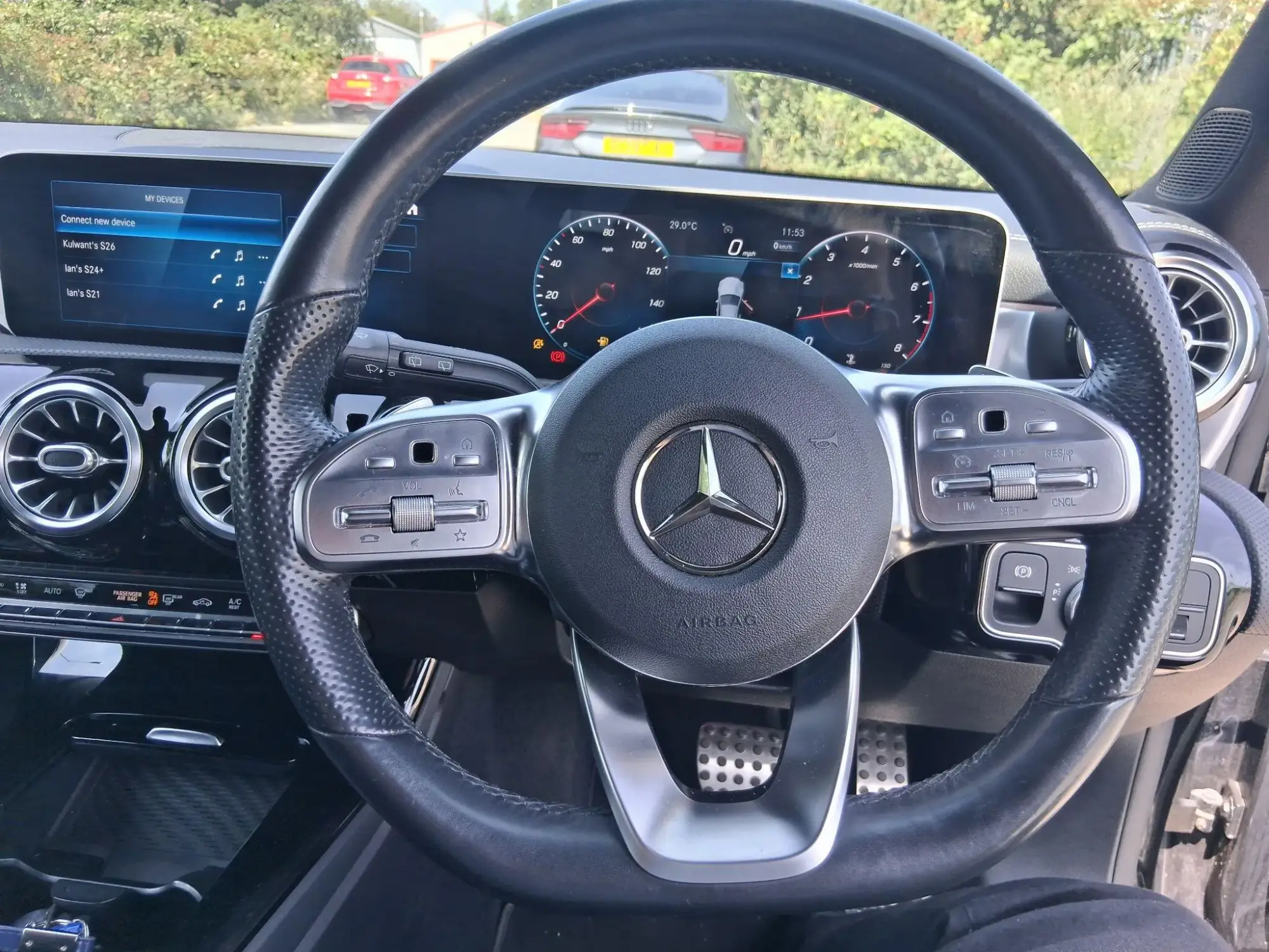 Mercedes-Benz CLA Image 16