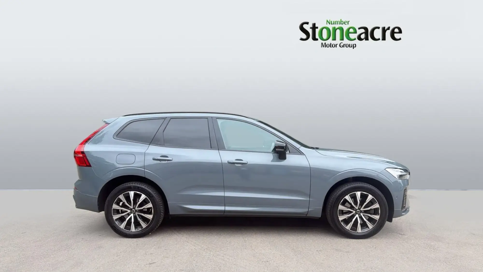 Volvo XC60 Plus (Dark) B4 AWD mild hybrid (Diesel) SM72UYZ Image 3