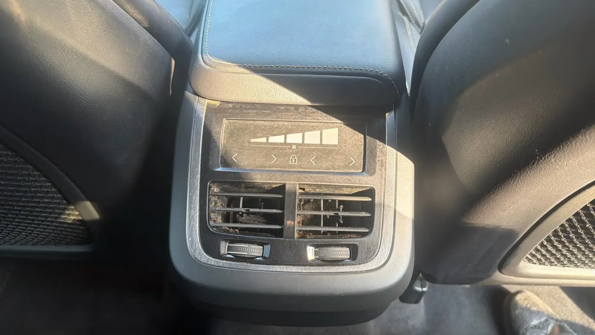 Volvo XC60 Image 33