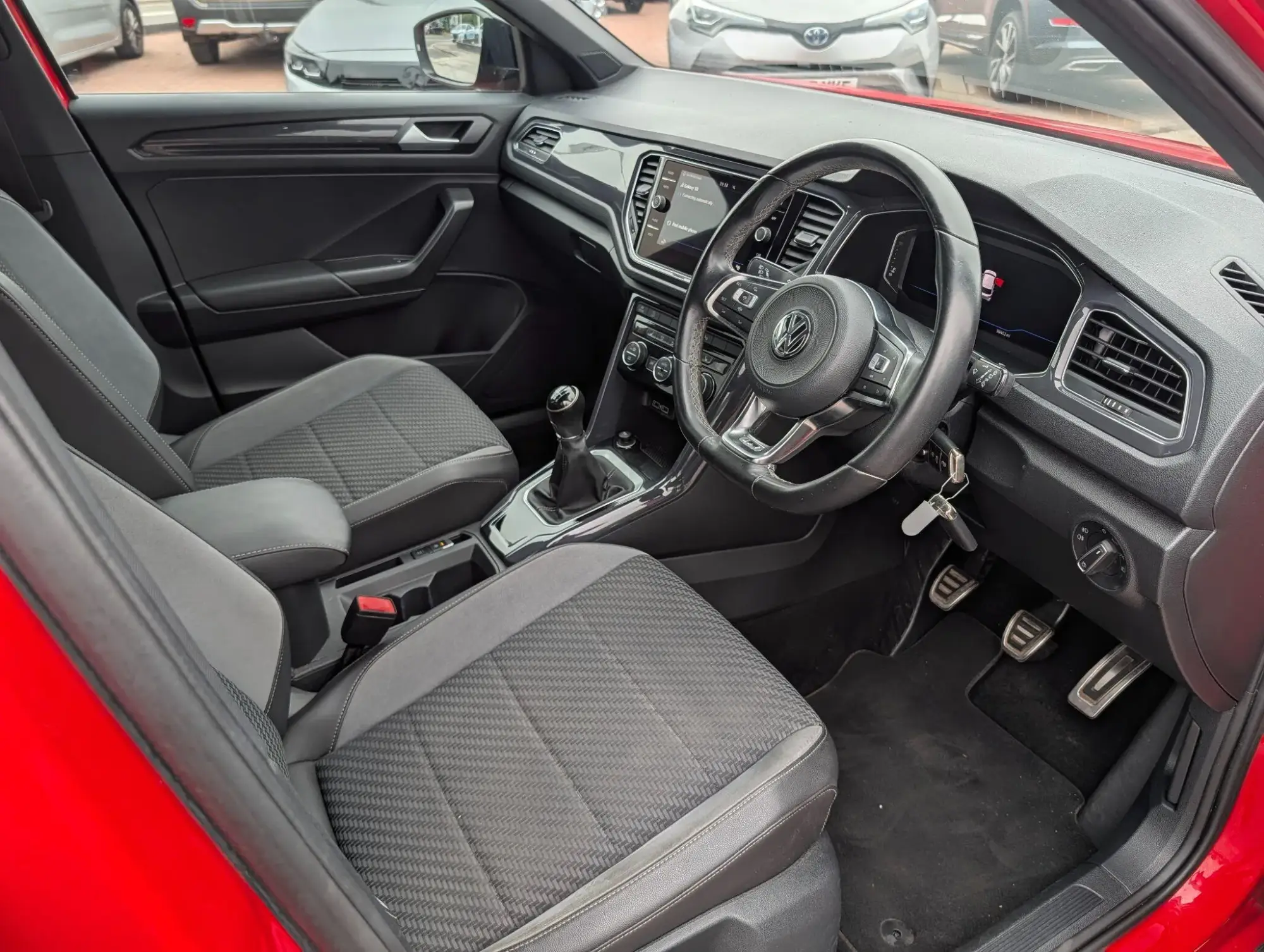 Volkswagen T-Roc Image 11 Volkswagen T-Roc Image 11