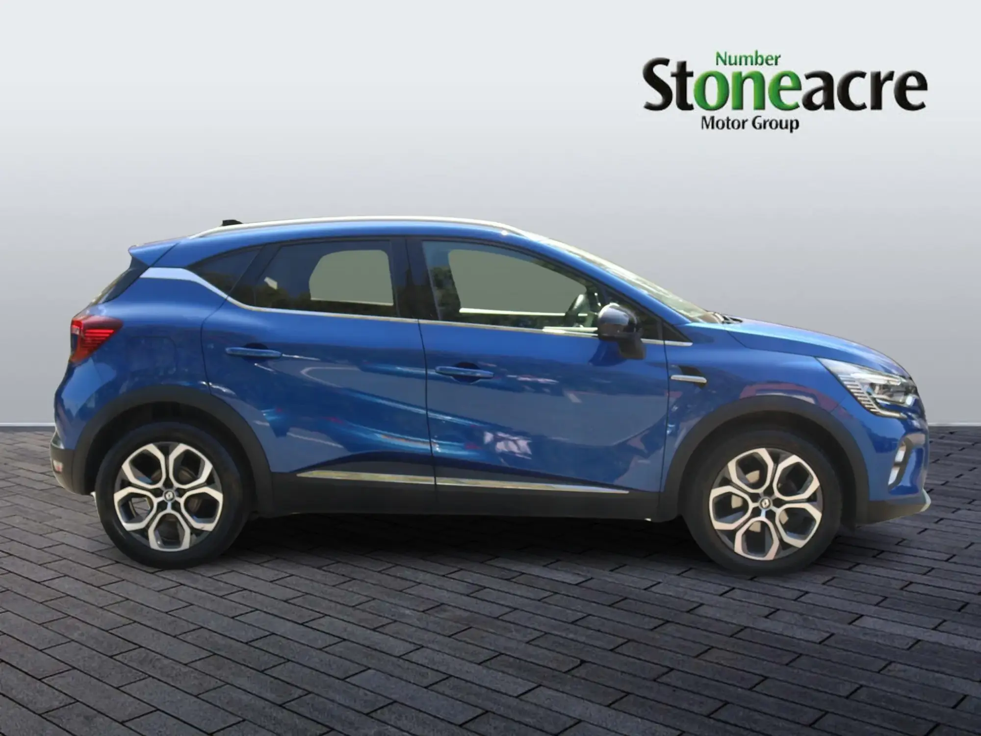 Renault Captur Image 2
