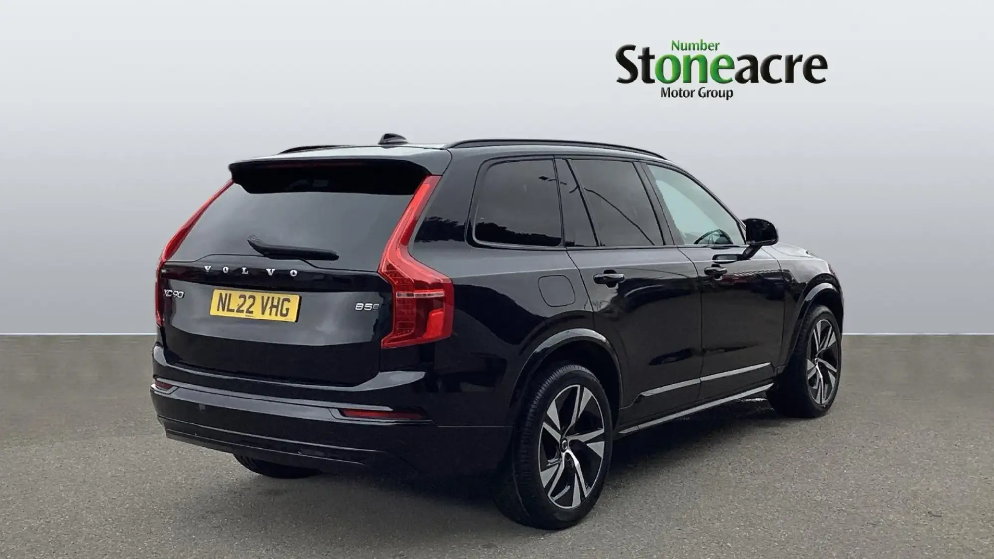Volvo XC90 2.0 B5D [235] R DESIGN 5dr AWD Geartronic NL22VHG Image 2