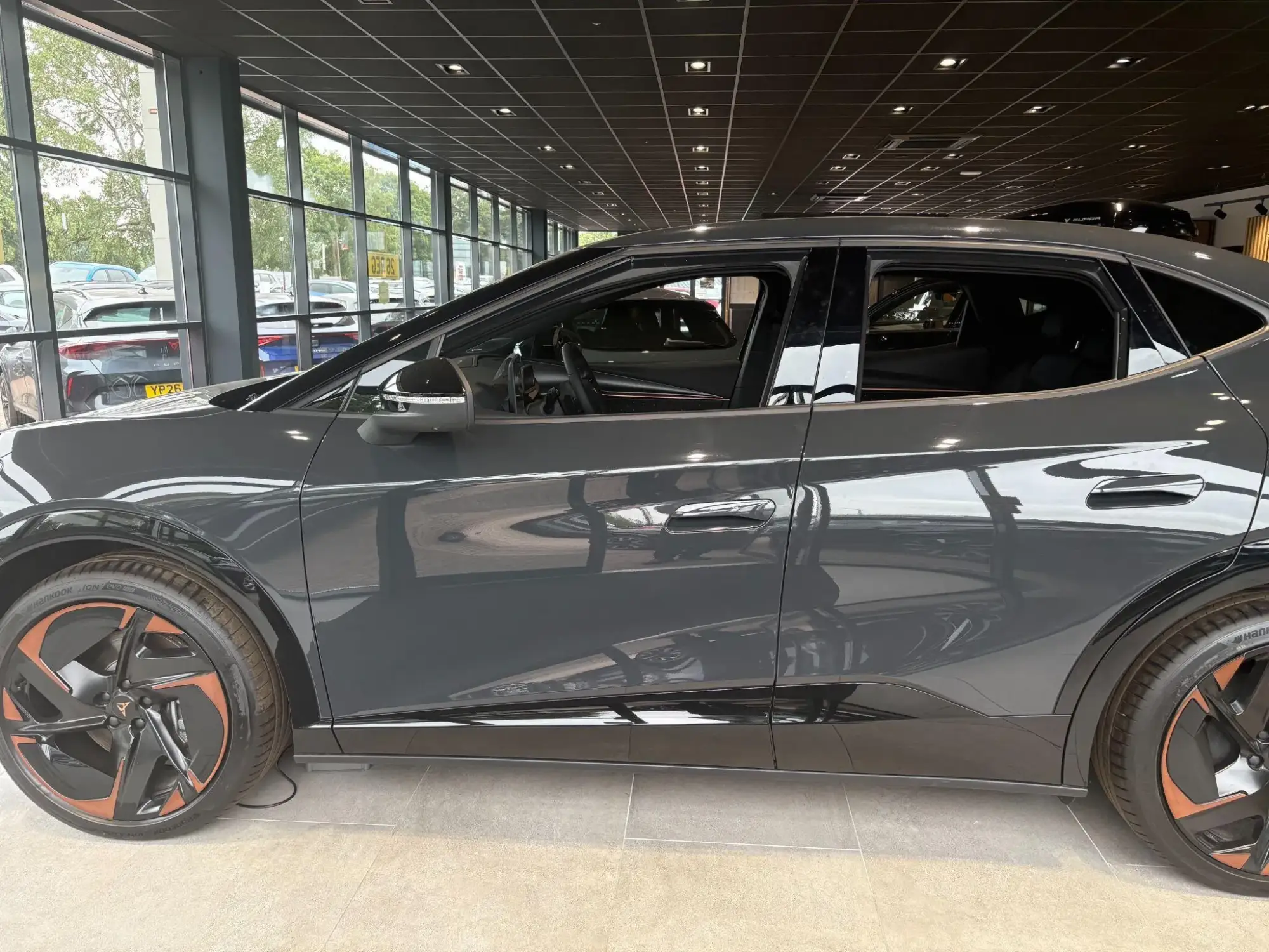 CUPRA Tavascan 77kWh VZ1 SUV Coupe Auto 4Drive 5dr YP26UAX Image 2