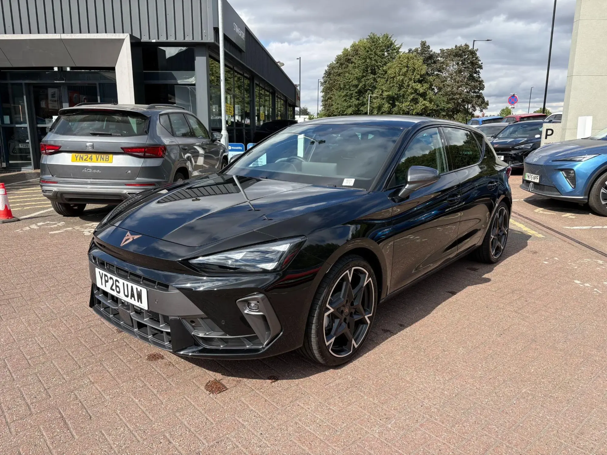 CUPRA Leon 1.5 eTSI EVO V2 DSG Euro 6 (s/s) 5dr YP26UAW Image 3