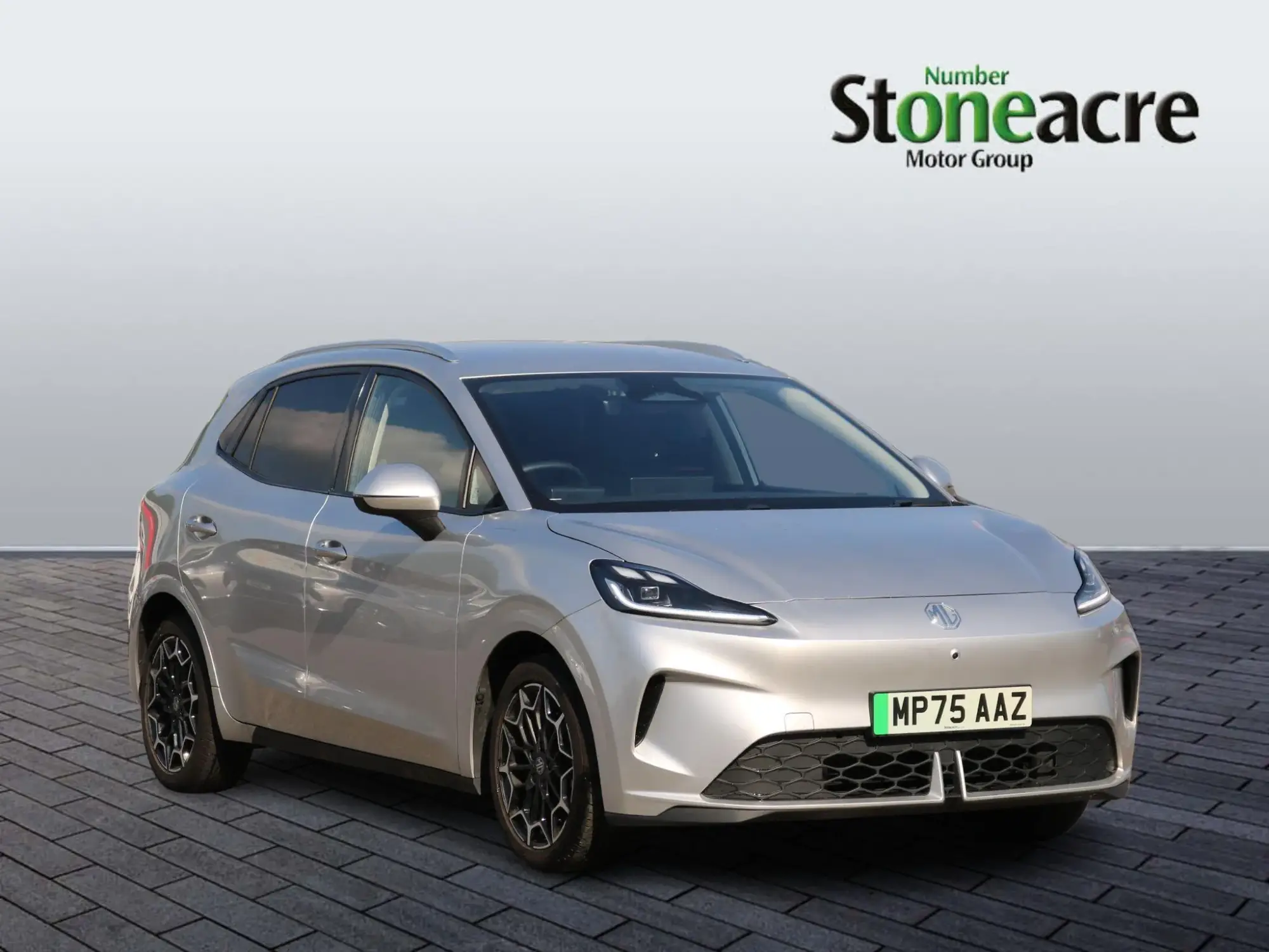 MG MG4 Urban 53.9kWh Premium Long Range Auto 5dr MP75AAZ Image 1
