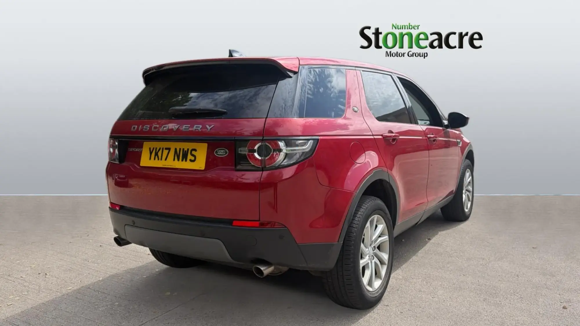 Land Rover Discovery Sport Image 2