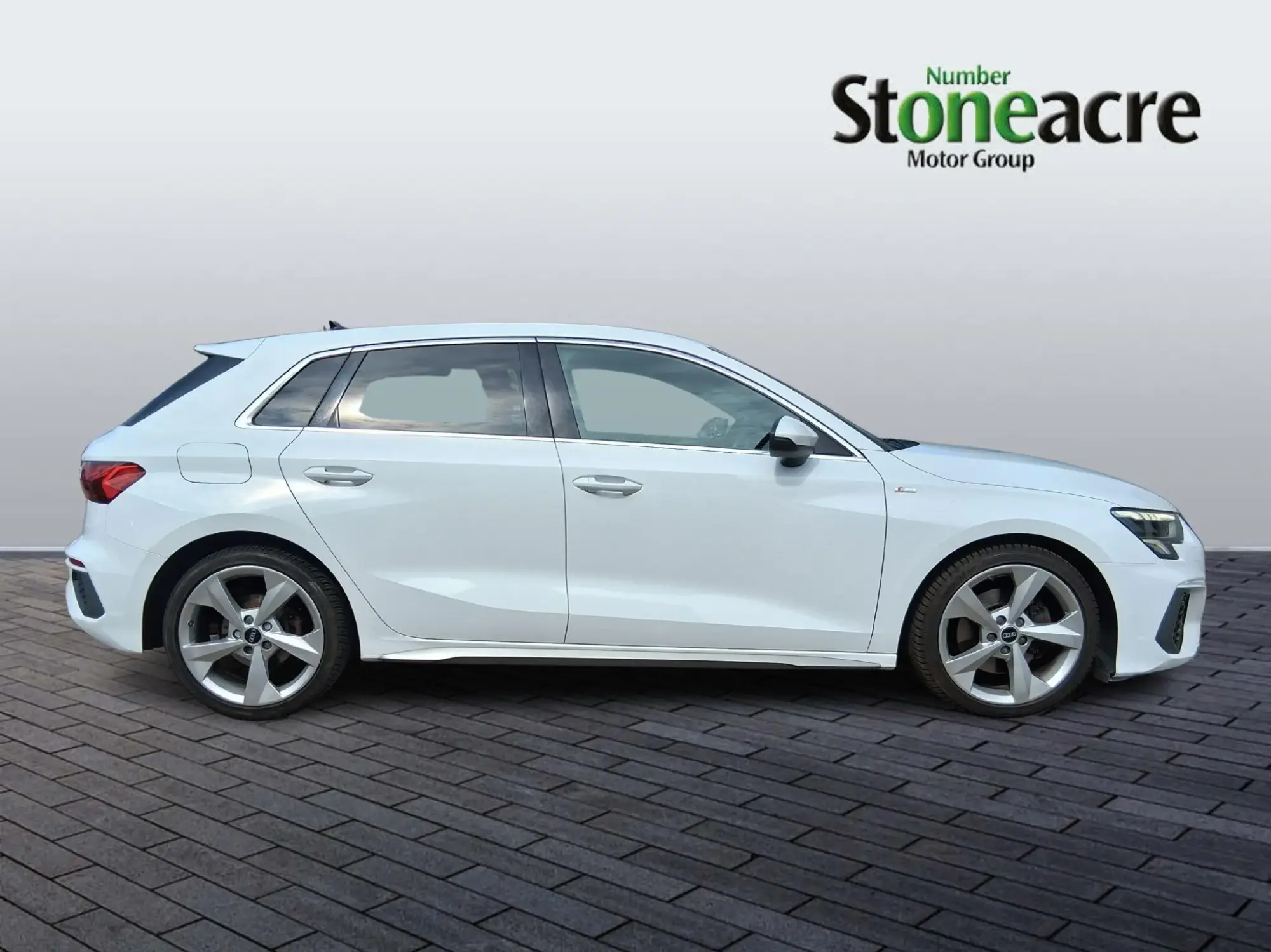 Audi A3 1.5 TFSI 35 S line Sportback S Tronic Euro 6 (s/s) 5dr GF21CXU Image 2