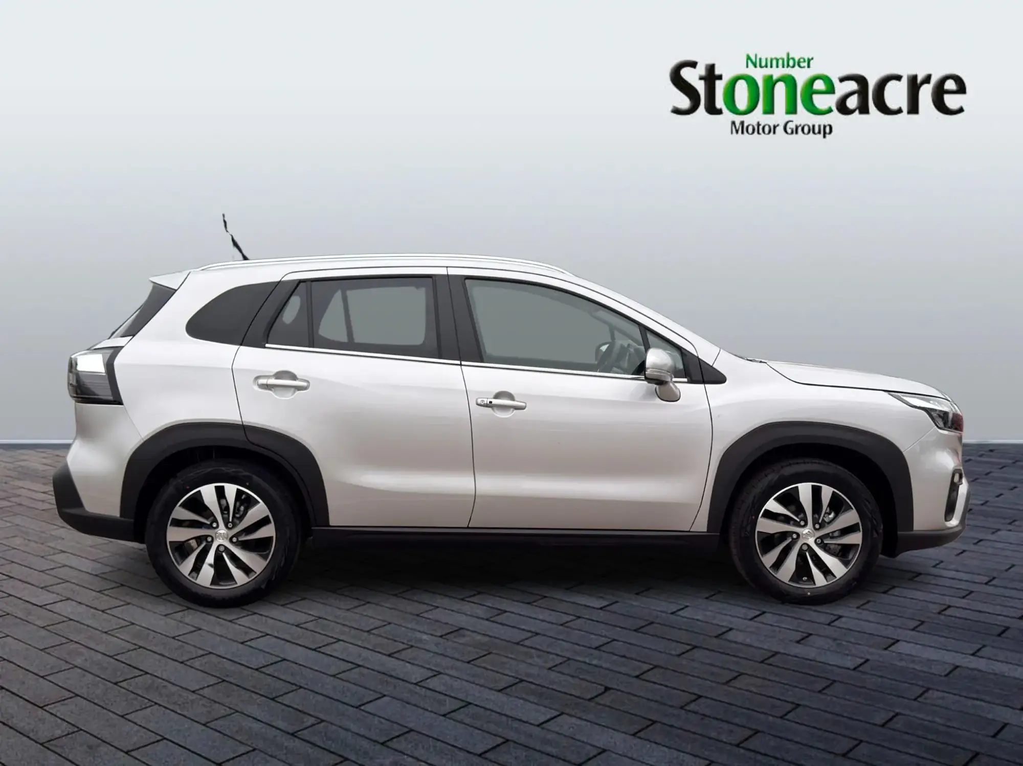 Suzuki S-Cross Image 2