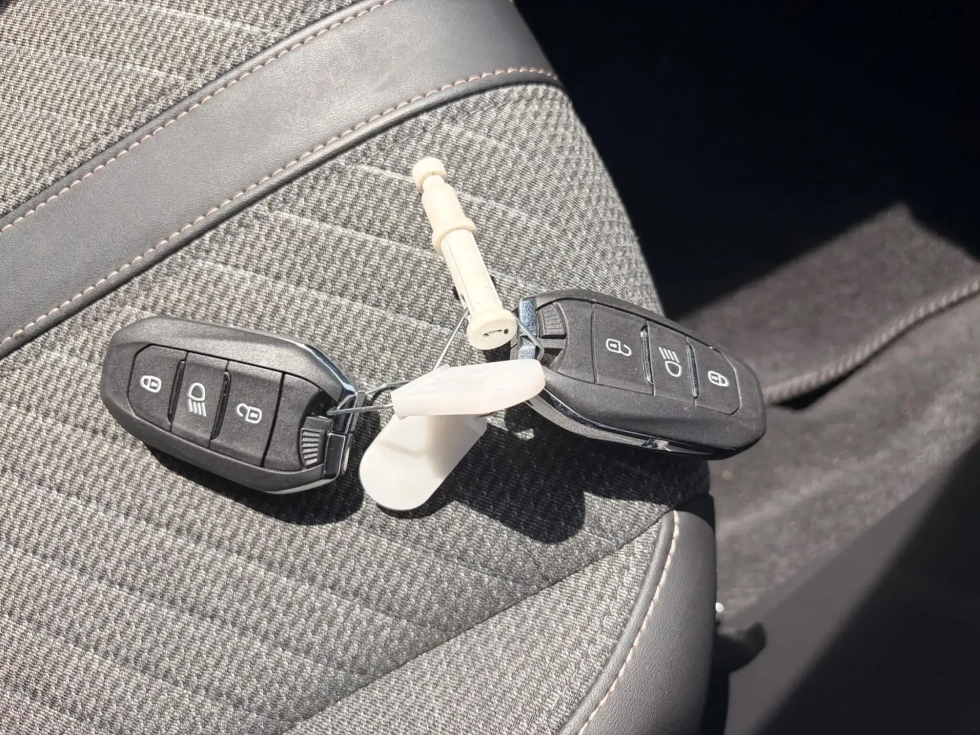 Peugeot 208 Image 17