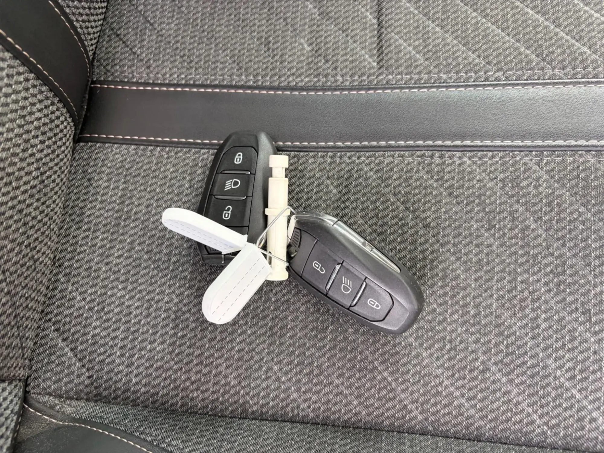Peugeot 208 Image 18