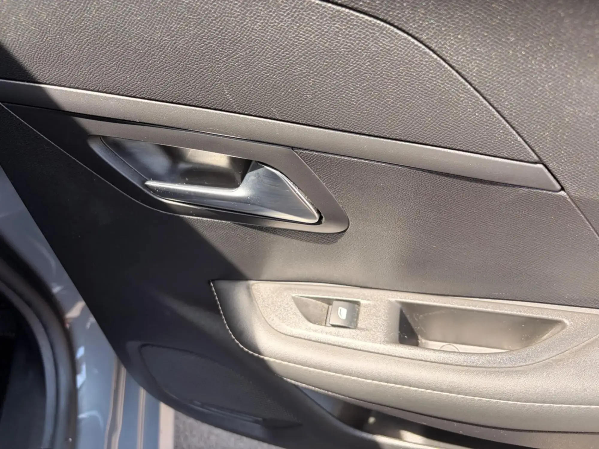 Peugeot 208 Image 19